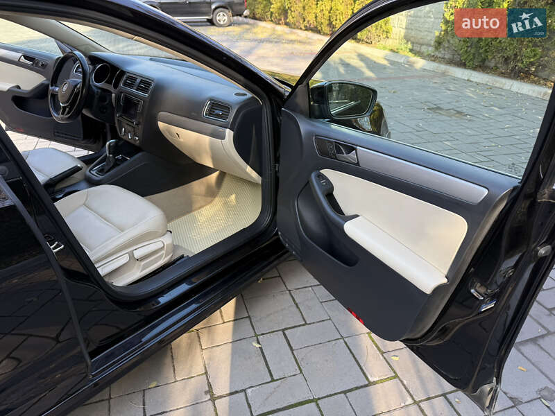 Седан Volkswagen Jetta 2016 в Запорожье