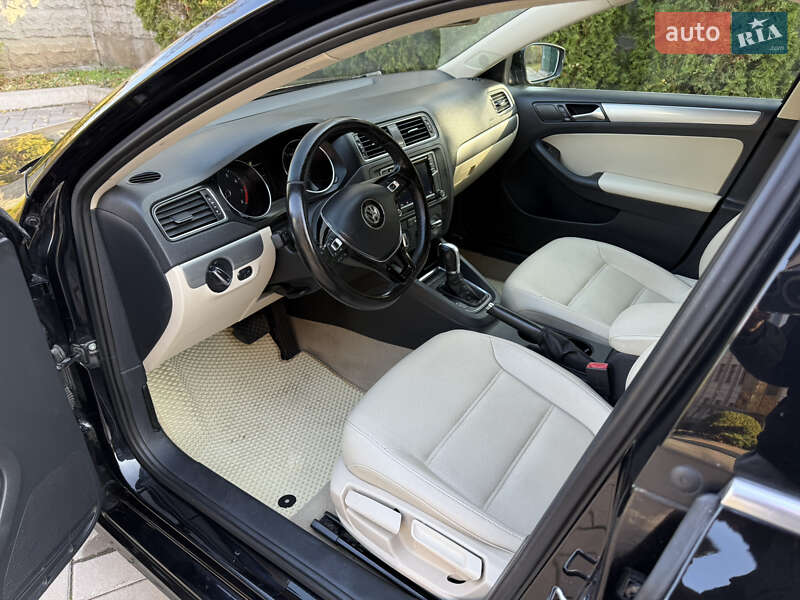 Седан Volkswagen Jetta 2016 в Запорожье