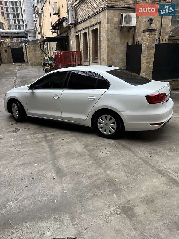 Седан Volkswagen Jetta 2013 в Києві фото 8 Седан Volkswagen Jetta 2013 в Києві