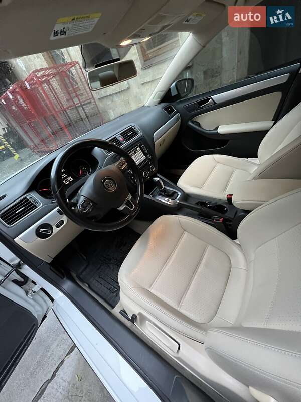 Седан Volkswagen Jetta 2013 в Києві фото 17 Седан Volkswagen Jetta 2013 в Києві