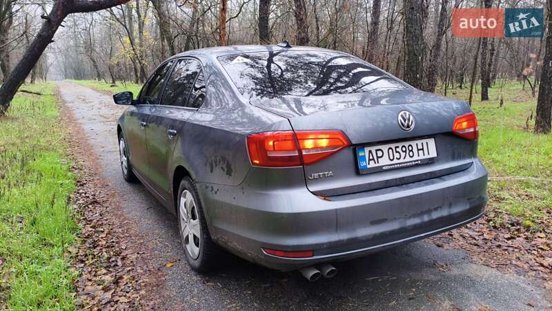 Седан Volkswagen Jetta 2015 в Запоріжжі