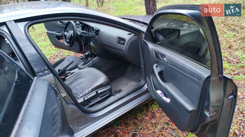 Седан Volkswagen Jetta 2015 в Запоріжжі