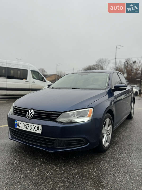 Седан Volkswagen Jetta 2010 в Києві