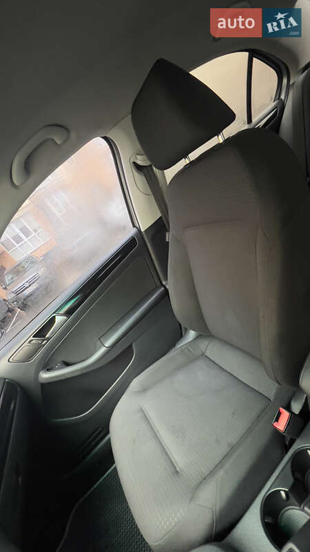 Седан Volkswagen Jetta 2015 в Киеве фото 29 Седан Volkswagen Jetta 2015 в Киеве