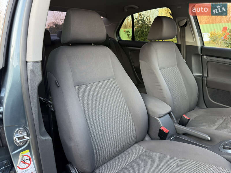 Седан Volkswagen Jetta 2008 в Дніпрі