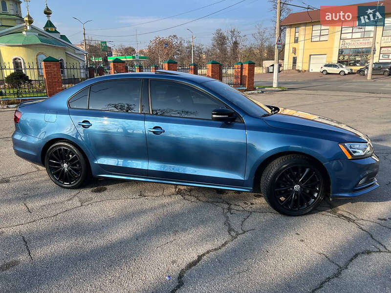 Седан Volkswagen Jetta 2016 в Днепре