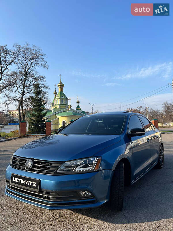 Седан Volkswagen Jetta 2016 в Днепре