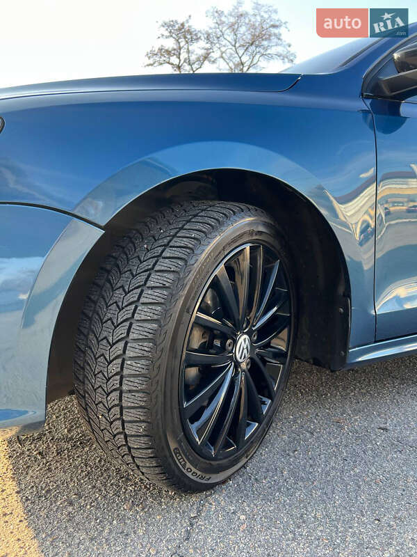 Седан Volkswagen Jetta 2016 в Днепре