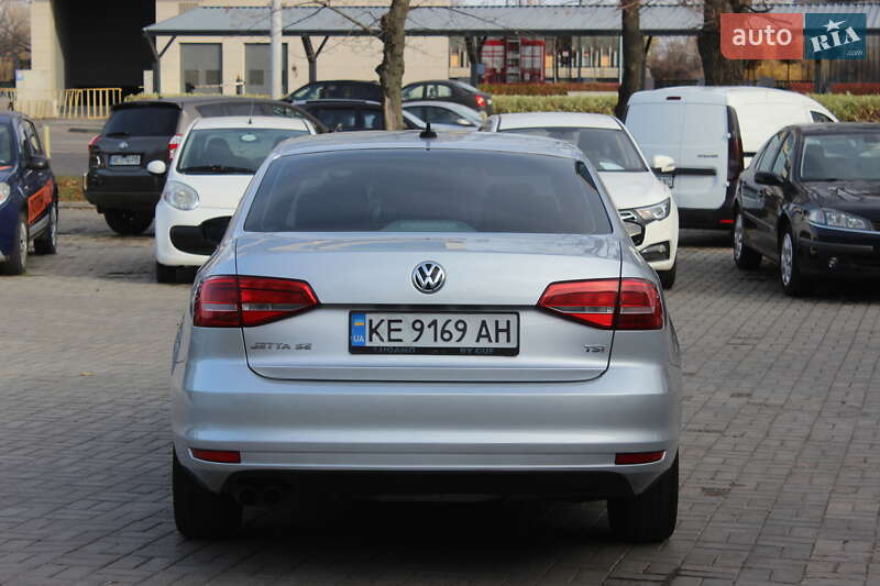 Седан Volkswagen Jetta 2015 в Днепре