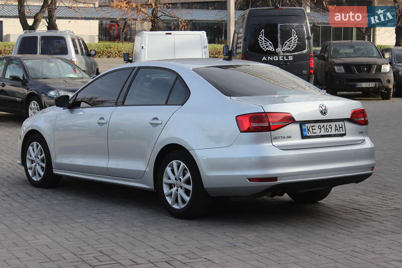 Седан Volkswagen Jetta 2015 в Днепре
