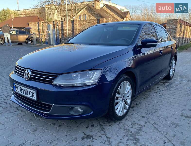 Седан Volkswagen Jetta 2012 в Львове