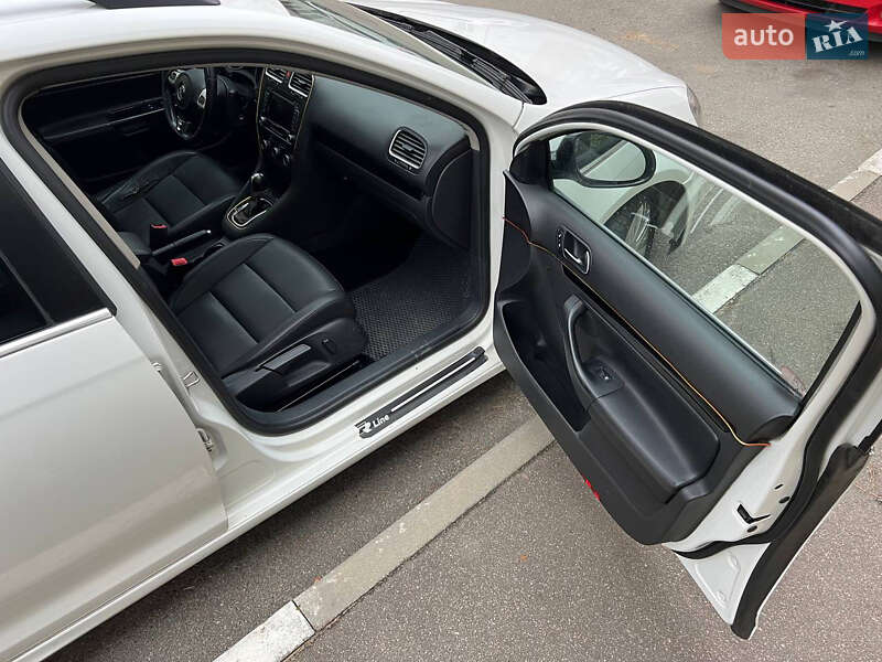 Універсал Volkswagen Jetta 2010 в Бучі