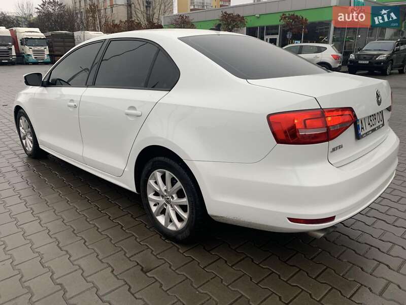 Седан Volkswagen Jetta 2015 в Виннице
