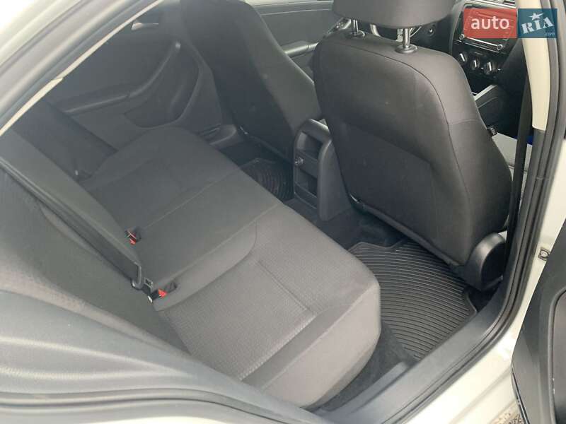 Седан Volkswagen Jetta 2015 в Виннице