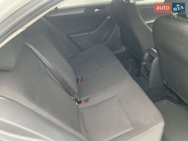 Седан Volkswagen Jetta 2015 в Виннице