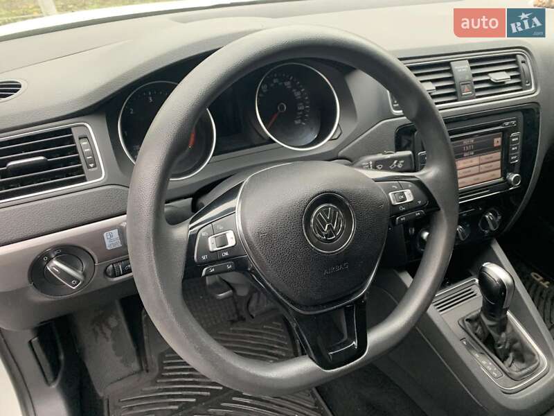 Седан Volkswagen Jetta 2015 в Виннице