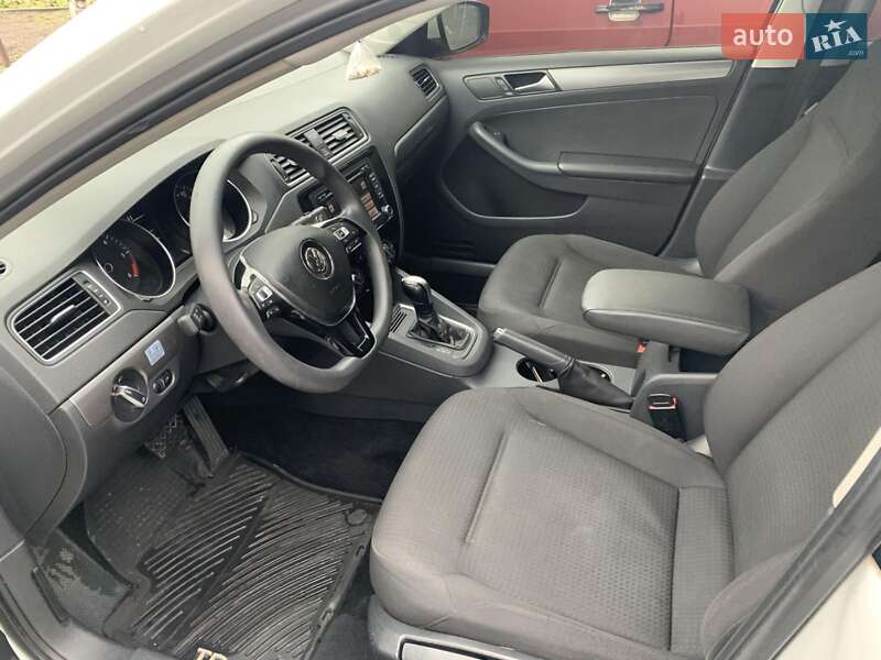 Седан Volkswagen Jetta 2015 в Виннице