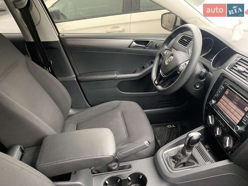 Седан Volkswagen Jetta 2015 в Виннице