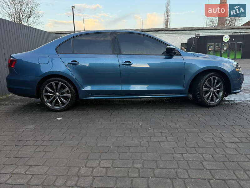 Седан Volkswagen Jetta 2017 в Запорожье
