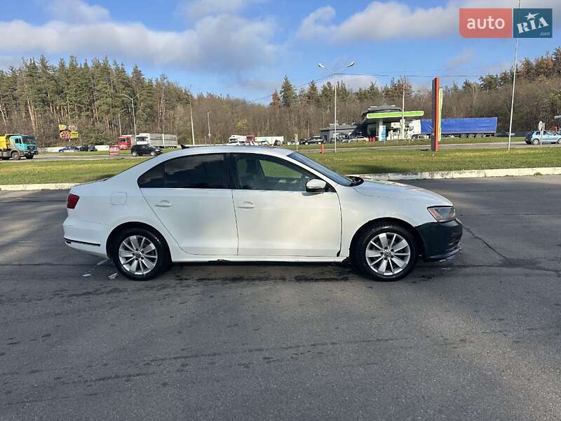 Седан Volkswagen Jetta 2015 в Харькове