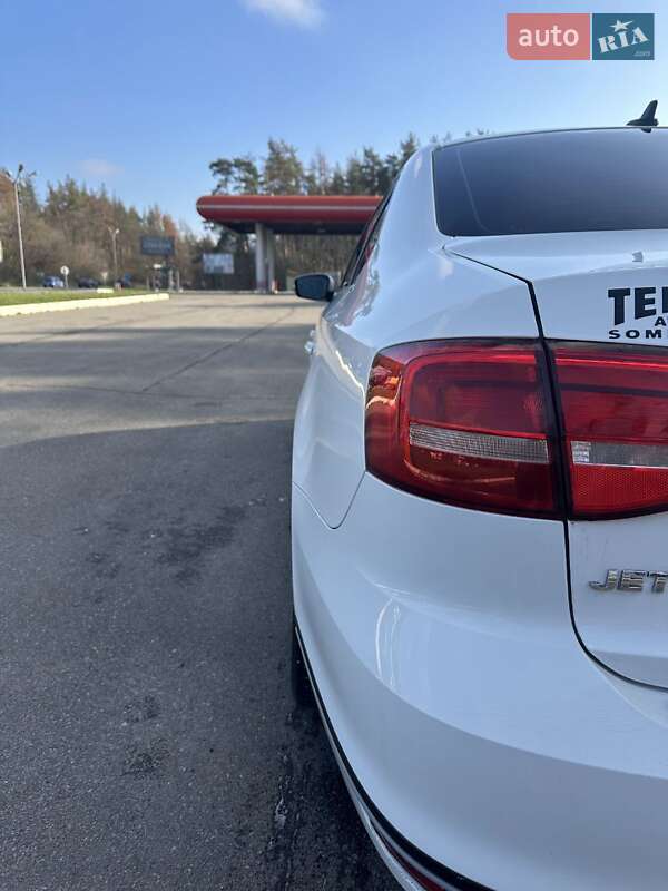 Седан Volkswagen Jetta 2015 в Харькове