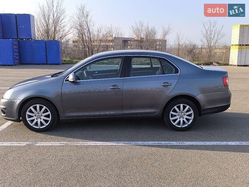 Седан Volkswagen Jetta 2009 в Кривом Роге