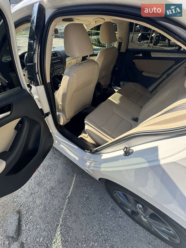 Седан Volkswagen Jetta 2013 в Нікополі