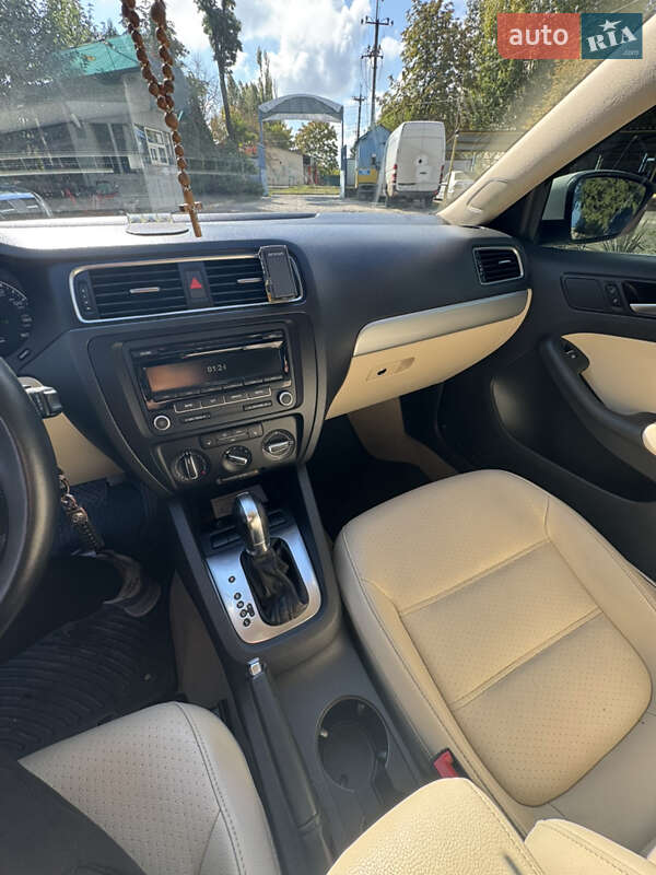 Седан Volkswagen Jetta 2013 в Нікополі