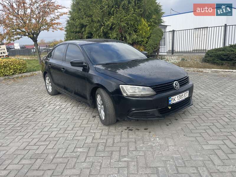 Седан Volkswagen Jetta 2013 в Ровно