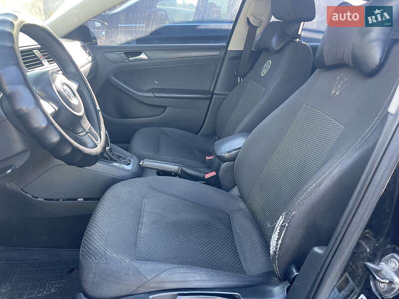 Седан Volkswagen Jetta 2013 в Ровно