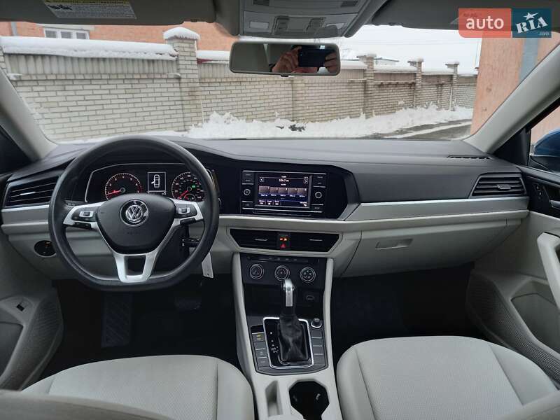 Седан Volkswagen Jetta 2019 в Львове