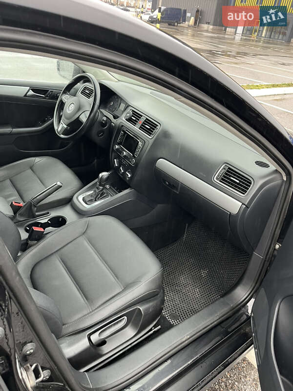 Седан Volkswagen Jetta 2011 в Киеве фото 5 Седан Volkswagen Jetta 2011 в Киеве