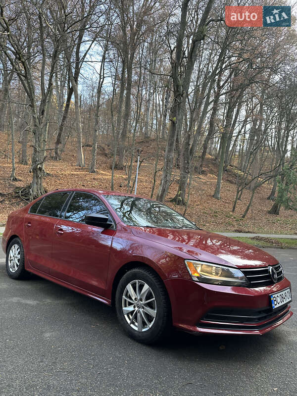 Седан Volkswagen Jetta 2015 в Львове