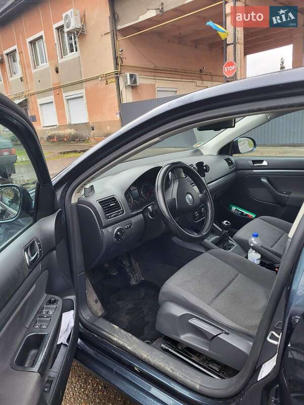 Седан Volkswagen Jetta 2006 в Косові