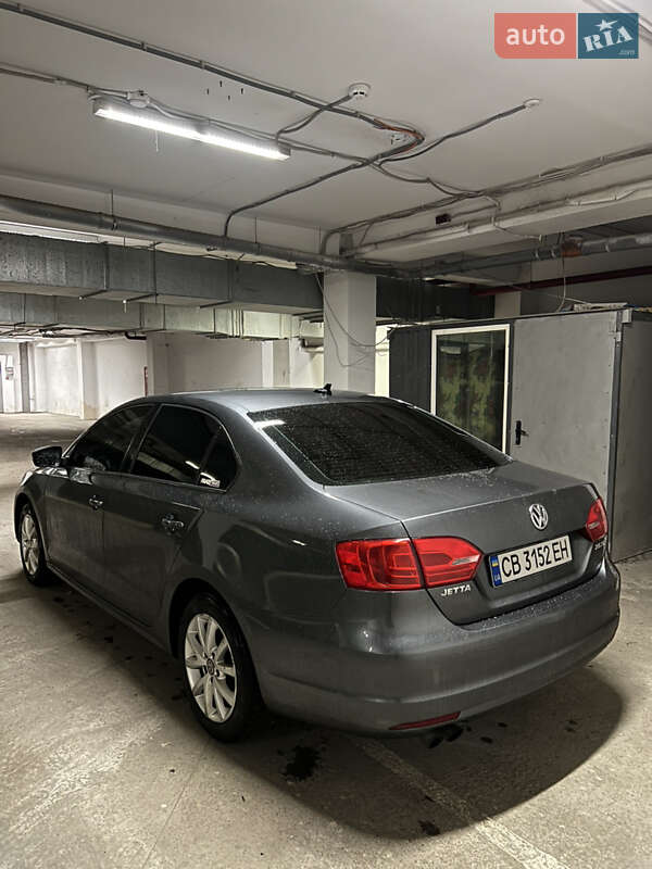 Седан Volkswagen Jetta 2011 в Чернигове