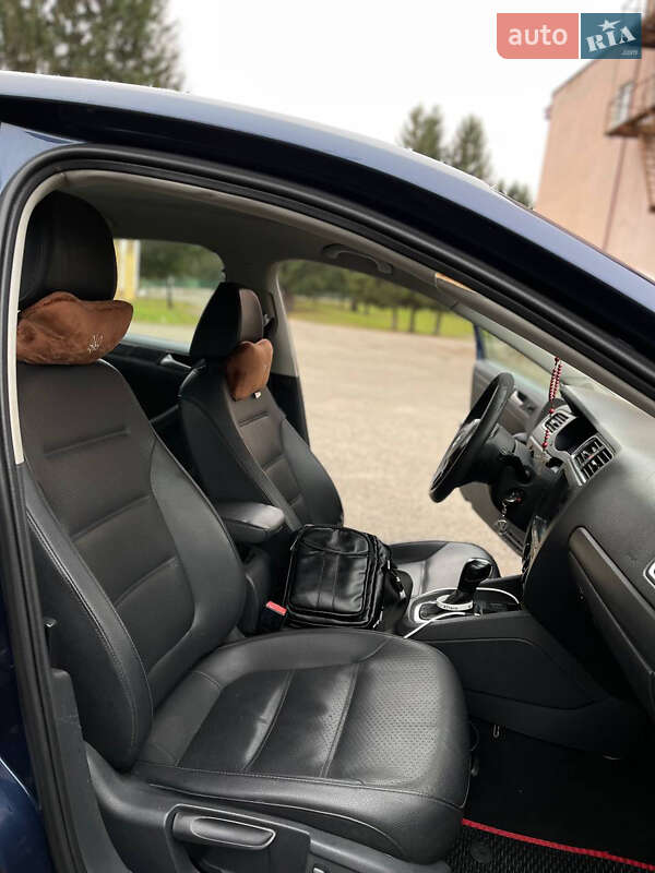 Седан Volkswagen Jetta 2014 в Івано-Франківську