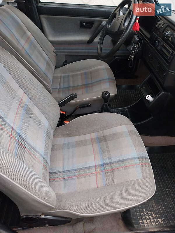 Седан Volkswagen Jetta 1989 в Чернівцях