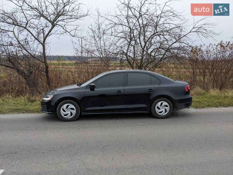 Седан Volkswagen Jetta 2016 в Львові