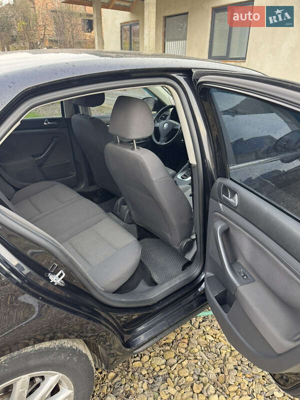 Седан Volkswagen Jetta 2007 в Черновцах