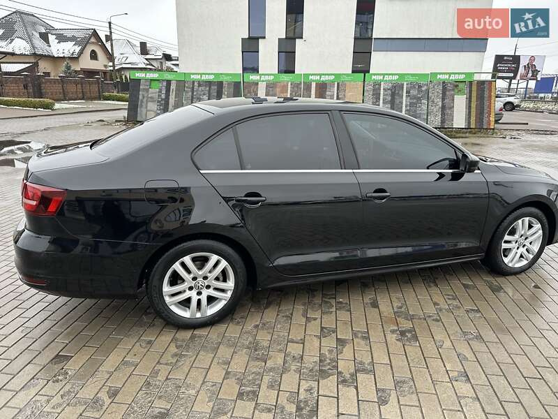 Седан Volkswagen Jetta 2016 в Рівному