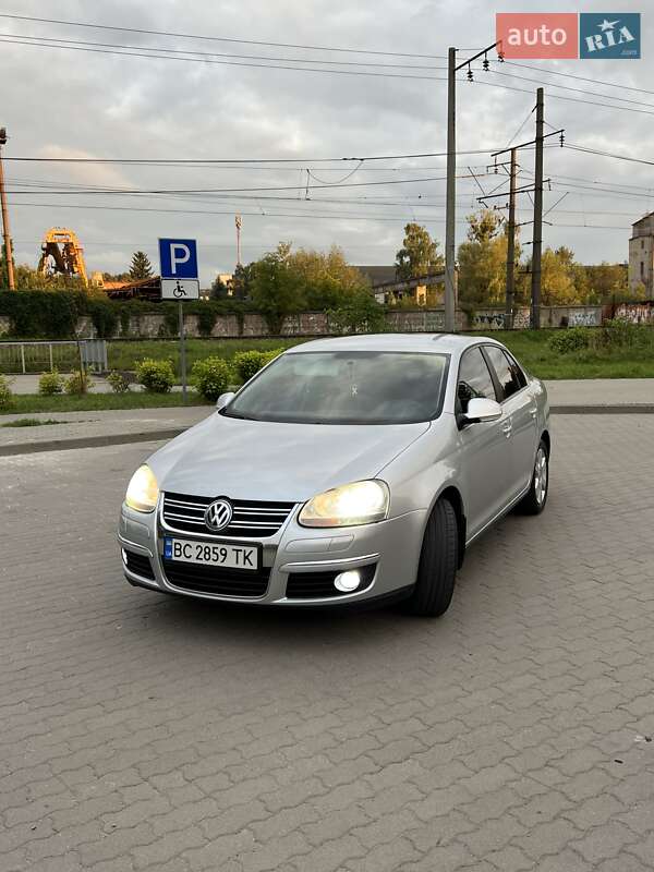 Седан Volkswagen Jetta 2008 в Ивано-Франковске
