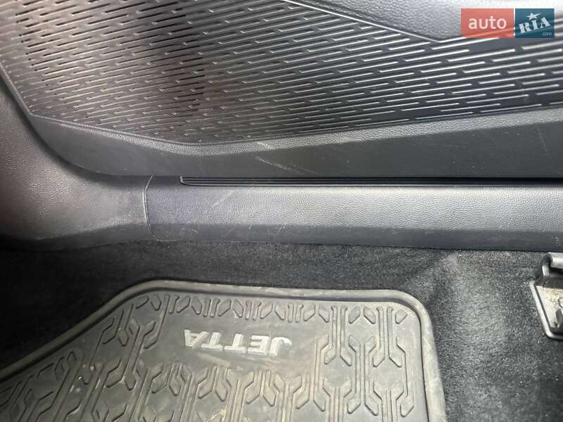 Седан Volkswagen Jetta 2019 в Сумах