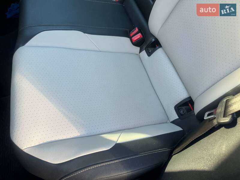 Седан Volkswagen Jetta 2019 в Сумах