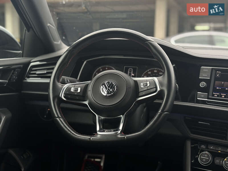 Седан Volkswagen Jetta 2018 в Киеве