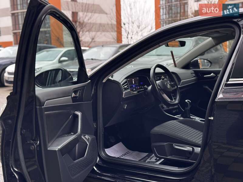 Седан Volkswagen Jetta 2022 в Ивано-Франковске