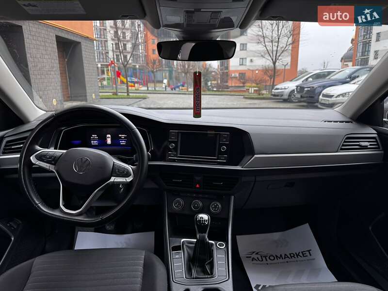 Седан Volkswagen Jetta 2022 в Ивано-Франковске