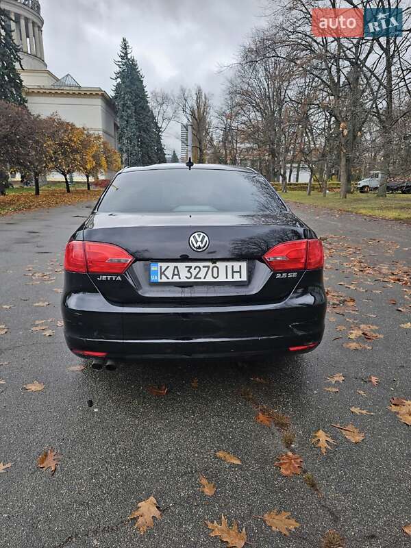 Седан Volkswagen Jetta 2013 в Києві