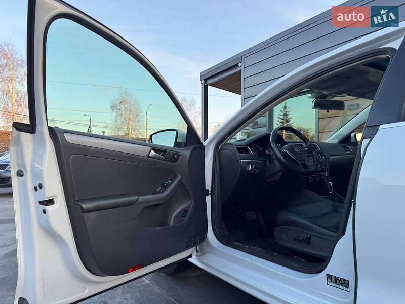 Седан Volkswagen Jetta 2017 в Ровно фото 25 Седан Volkswagen Jetta 2017 в Ровно