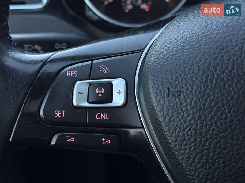 Седан Volkswagen Jetta 2017 в Ровно фото 36 Седан Volkswagen Jetta 2017 в Ровно