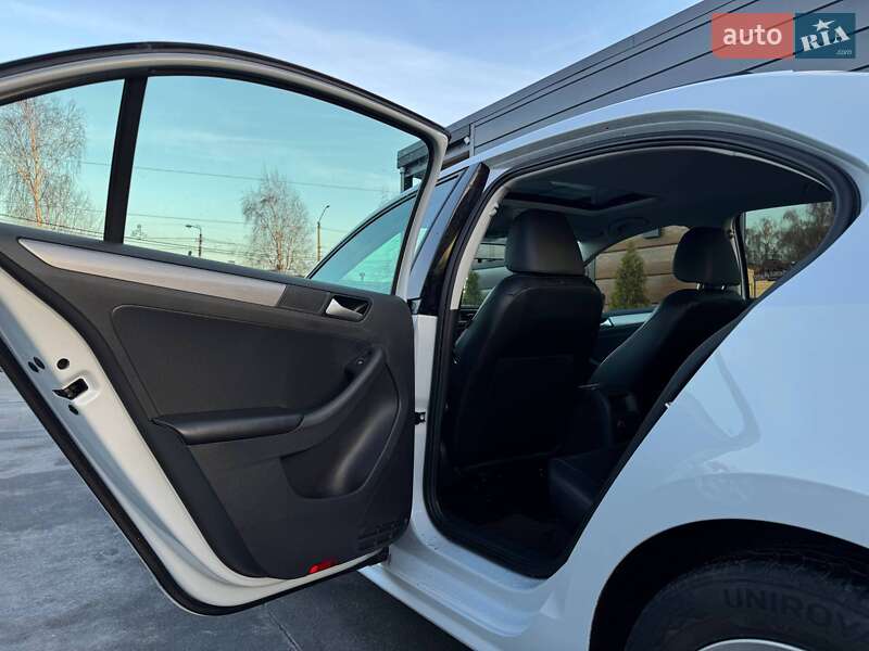 Седан Volkswagen Jetta 2017 в Ровно фото 45 Седан Volkswagen Jetta 2017 в Ровно